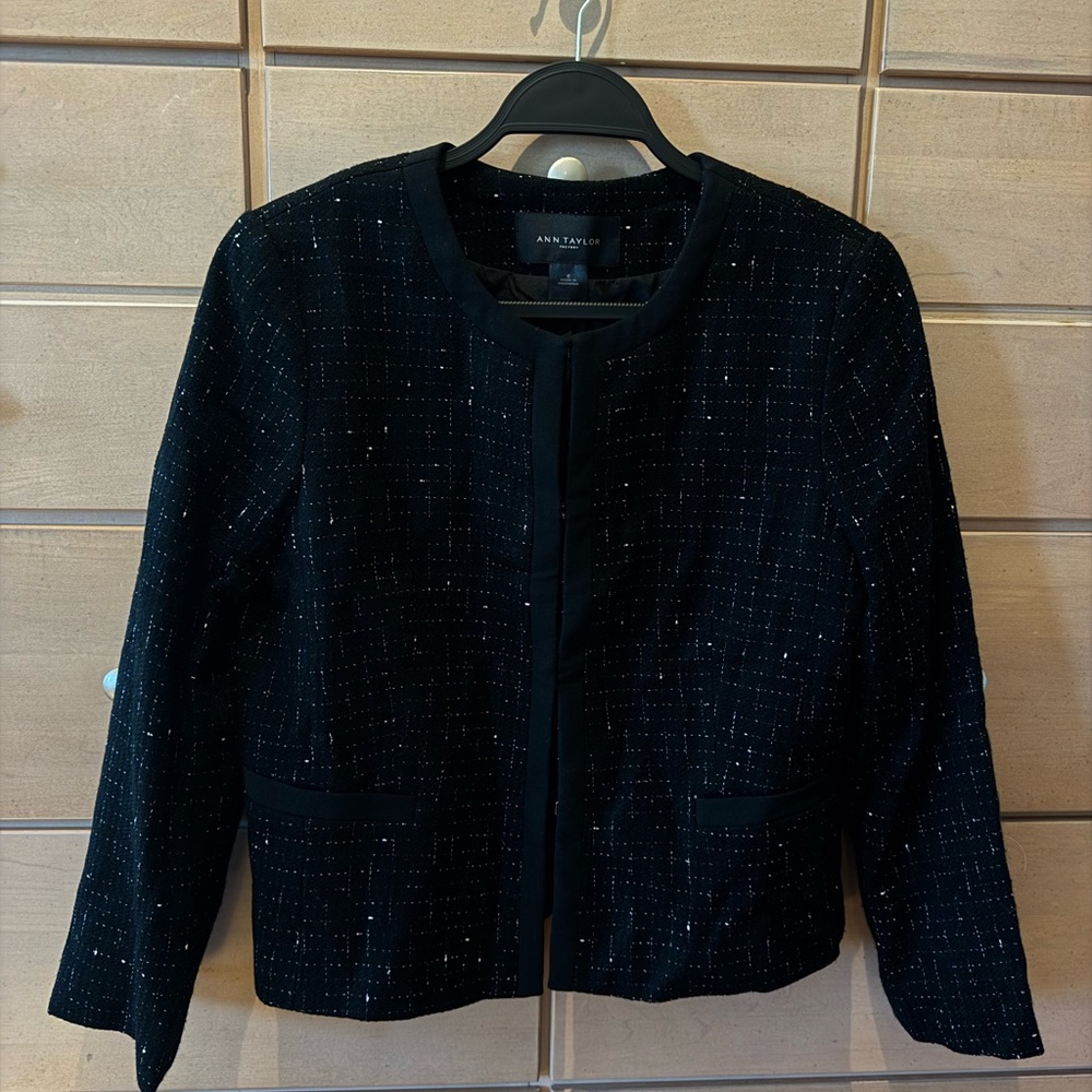 Ann Taylor Midnight Black Tweed Blazer. Size 6.